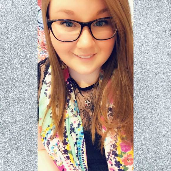 Meet your Posher, Lauren - Picture 1 of 1